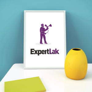 picture-frame-on-table-mockup